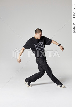 若い男 若い男性 ダンス 34643735
