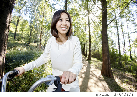 公園 女性 女 34643878