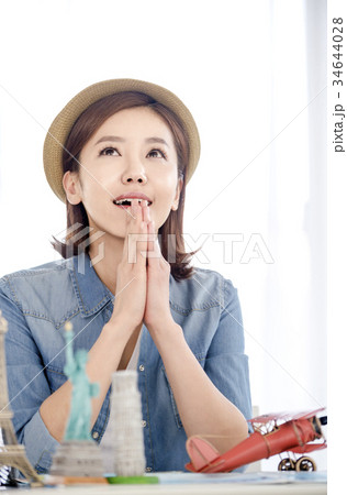 ときめき 旅行 若い女性 34644028