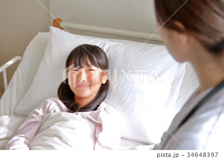 病室の女の子 34648397