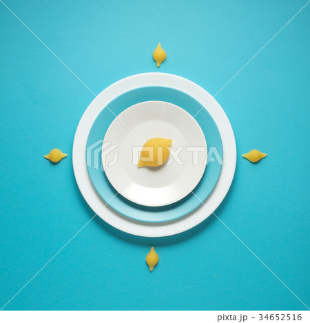 Dinner is served. 34652516