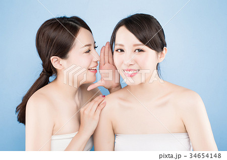 two beauty woman 34654148