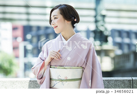 着物の女性 34656021