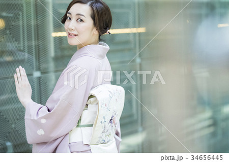 着物の女性 34656445