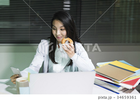 一人女性ビジネス 一人女性ビジネス 34659361