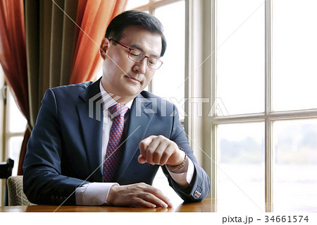 ビジネスマン 中年 50代 34661574