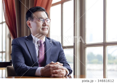 ビジネスマン 中年 50代 34661612
