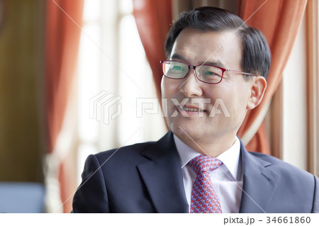 ビジネスマン 中年 50代 34661860