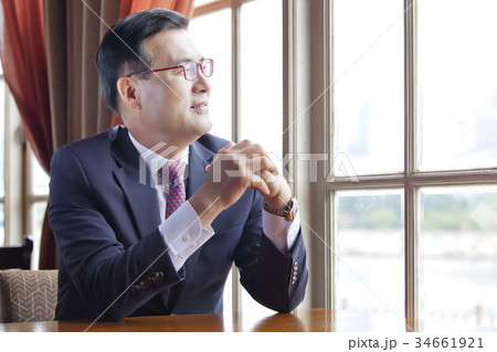 ビジネスマン 会社員 男 34661921