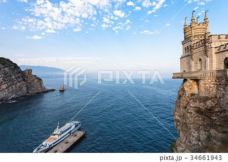 ship and Swallow Nest castle over Black Sea ship and Swallow Nest castle over Black Sea 34661943