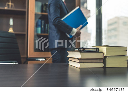 ビジネスシーン ビジネスシーン 34667135