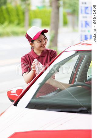 ガソリンスタンド　車内ゴミ受け取り　 34671409