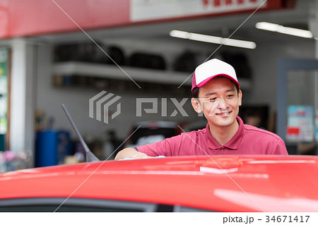 ガソリンスタンド　洗車　拭き取り　 34671417