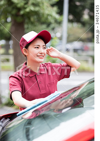 ガソリンスタンド　洗車　拭き取り　 34671435