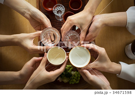 日本酒　乾杯　　 34671598