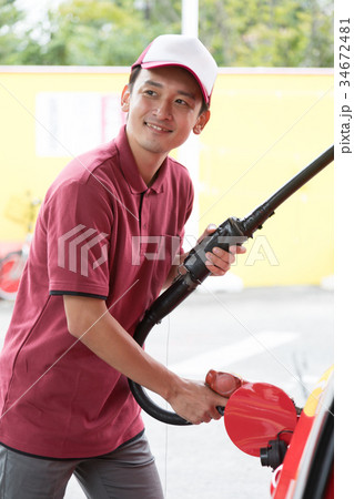 ガソリンスタンド　 34672481