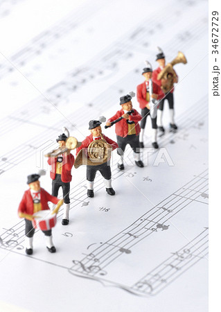 音楽隊の行進 音楽隊の行進 34672729