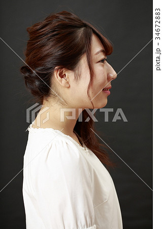 ロングヘアーの女性 34672883