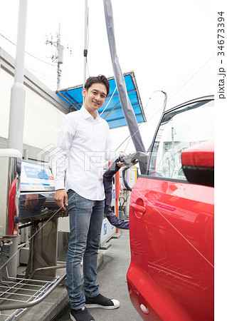 ガソリンスタンド　車内掃除　 34673394