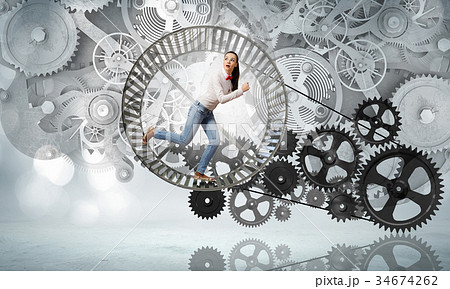 To turn as squirrel in wheel 34674262