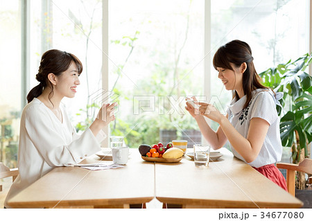 インスタ　スマホ　SNS　撮影 34677080