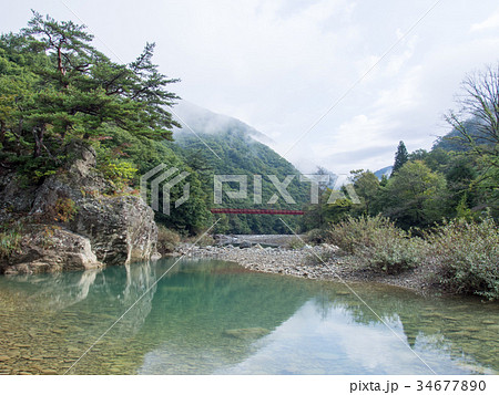 秋田県　抱返り渓谷　赤い吊り橋　神の岩橋 34677890