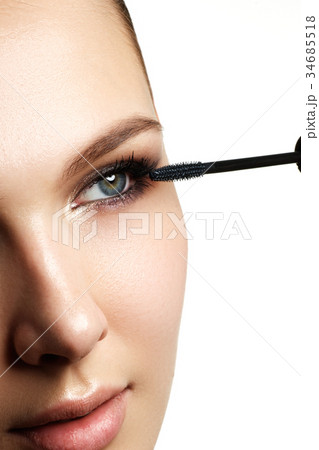 Fashion model girl portrait. Glamour beauty girl 34685518