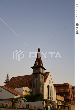 月と尖塔 34686254