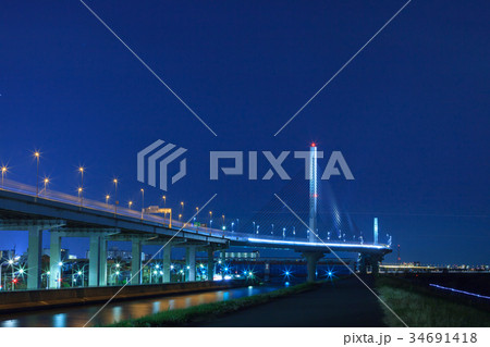 ライトアップの葛飾ハーブ橋 夜景 ライトアップの葛飾ハーブ橋 夜景 34691418