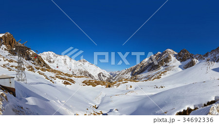 Mountains ski resort - Innsbruck Austria Mountains ski resort - Innsbruck Austria 34692336