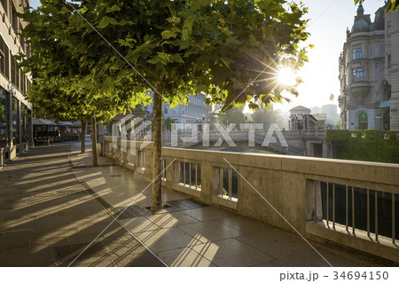 Triple bridge in the old town of Ljubljana 34694150