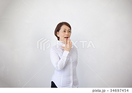 ミドル　女性　ポートレート　 34697454