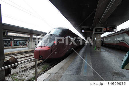 ヴェネツィア サンタルチア駅 特急イタロ ヴェネツィア サンタルチア駅 特急イタロ 34699036