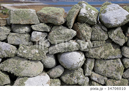 Natural stone wall 34706010