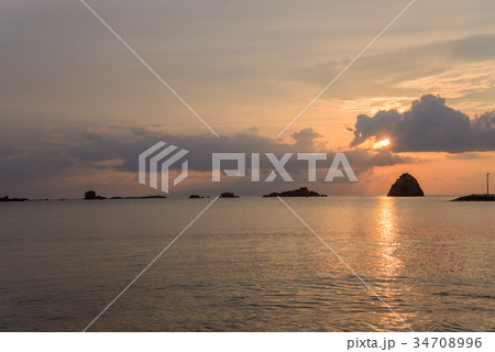 【静岡県下田市】外浦海水浴場の夜明け 34708996