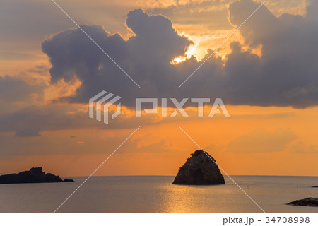 【静岡県下田市】外浦海水浴場の夜明け 34708998