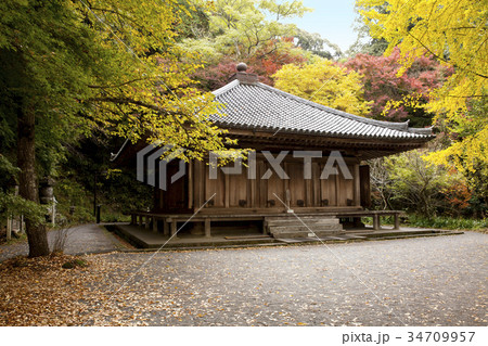 秋の富貴寺大堂 34709957