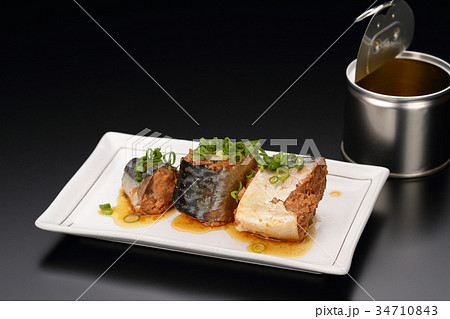 鯖缶のみそ煮と空き缶 鯖缶のみそ煮と空き缶 34710843
