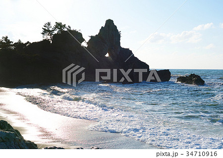 【名勝】曽々木海岸 窓岩 【名勝】曽々木海岸 窓岩 34710916