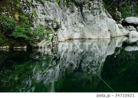 仁淀川支流面河川　水面のみどり　面河グリーン 34710921
