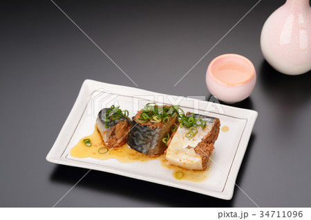 鯖缶のみそ煮で一杯♪ 34711096