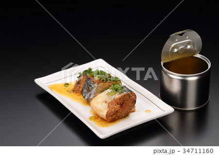 鯖缶のみそ煮と空き缶 鯖缶のみそ煮と空き缶 34711160