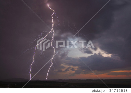 稲妻 落雷 黒雲 34712613
