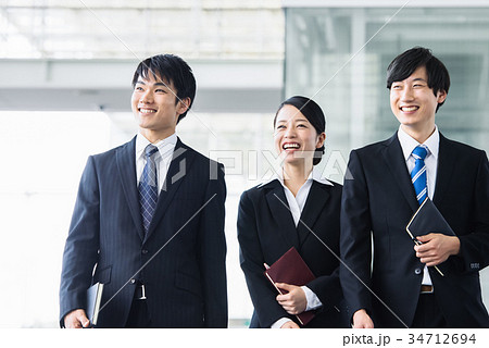 ビジネス　若手　新人　就活イメージ 34712694