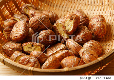 渋皮付きの剥き栗 34714388