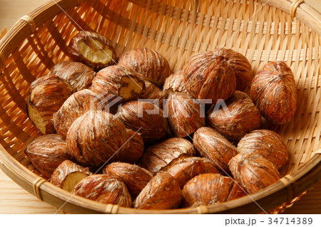 渋皮付きの剥き栗 渋皮付きの剥き栗 34714389