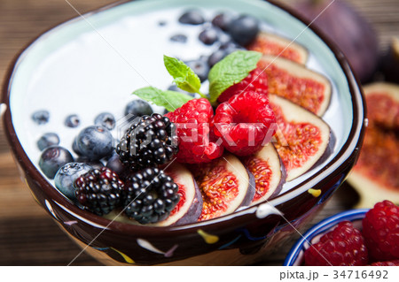 Delicious blueberry and fig yoghurt 34716492