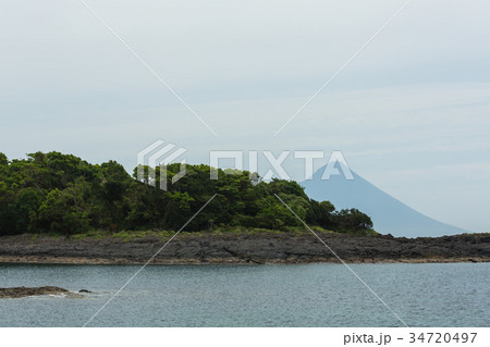 鹿児島　南九州の釜蓋神社からの開聞岳 34720497