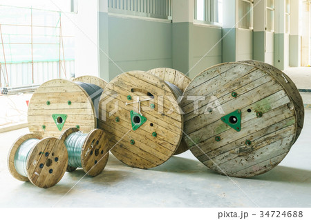 wire electric cable with wooden coil  34724688