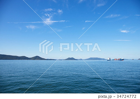 瀬戸内海と青空 男木島方面 瀬戸内海と青空 男木島方面 34724772